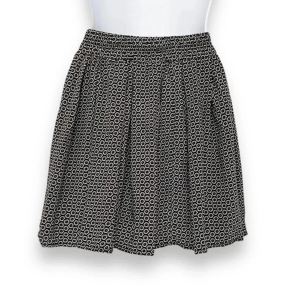 Brandy Melville Floral Daisy Print Skater Skirt - Picture 2 of 5